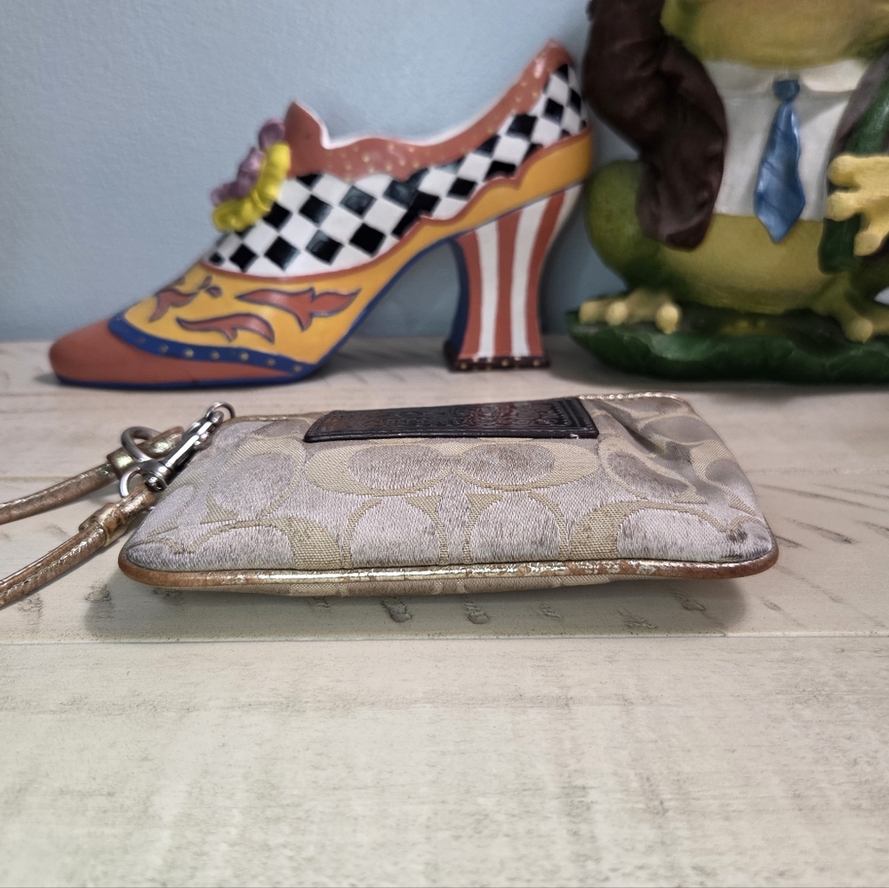 Coach Poppy Glam Signature Canvas Wristlet, GUC - Picture 5 of 10
